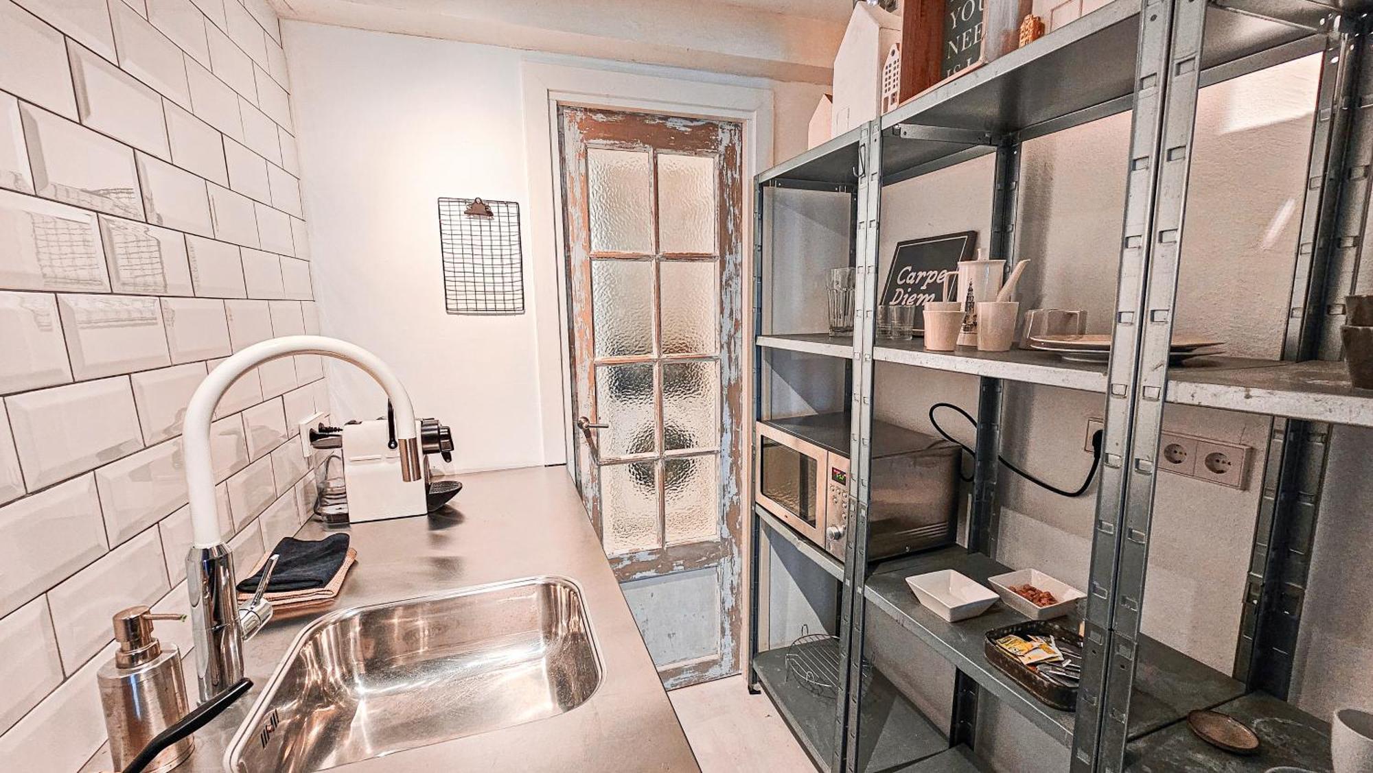 The White Wilde - Studio In A Historic Canalhouse From 1799 Amsterdam Eksteriør billede