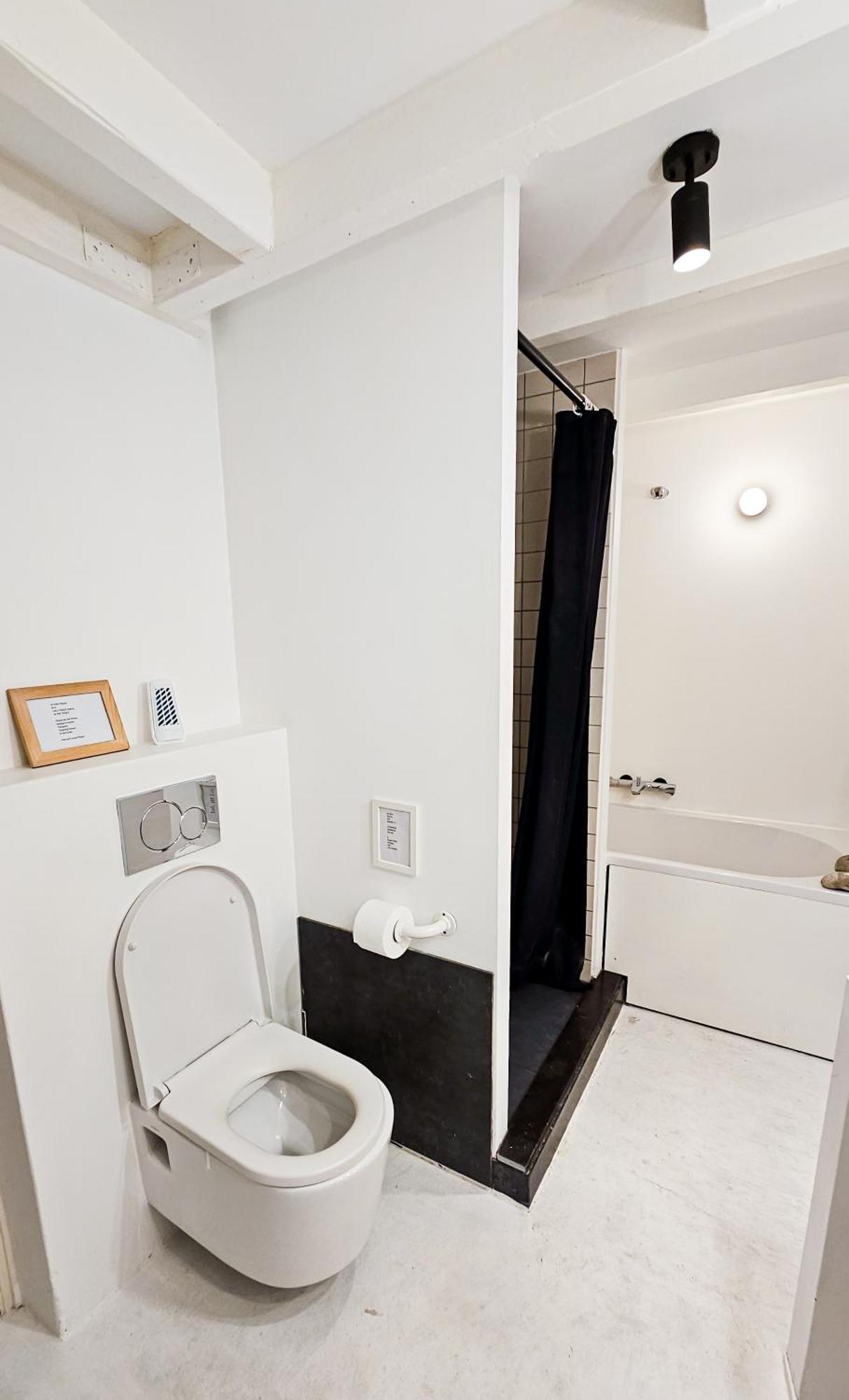 The White Wilde - Studio In A Historic Canalhouse From 1799 Amsterdam Eksteriør billede